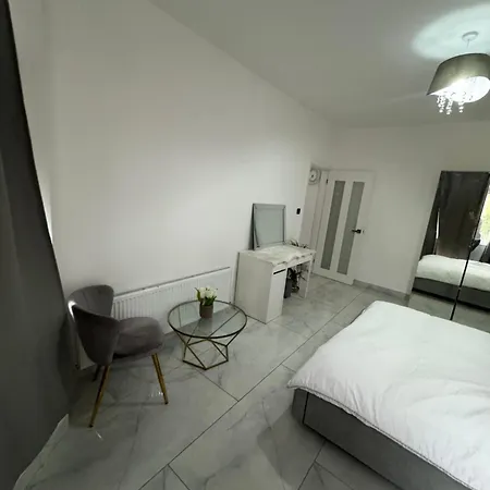 Elegant Estates Humble Abode Room 2 Manchester Esterno foto