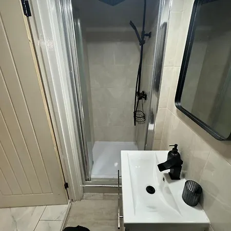 Elegant Estates Humble Abode Room 2 Manchester Esterno foto