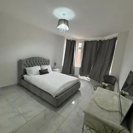 Elegant Estates Humble Abode Room 2 Manchester Esterno foto