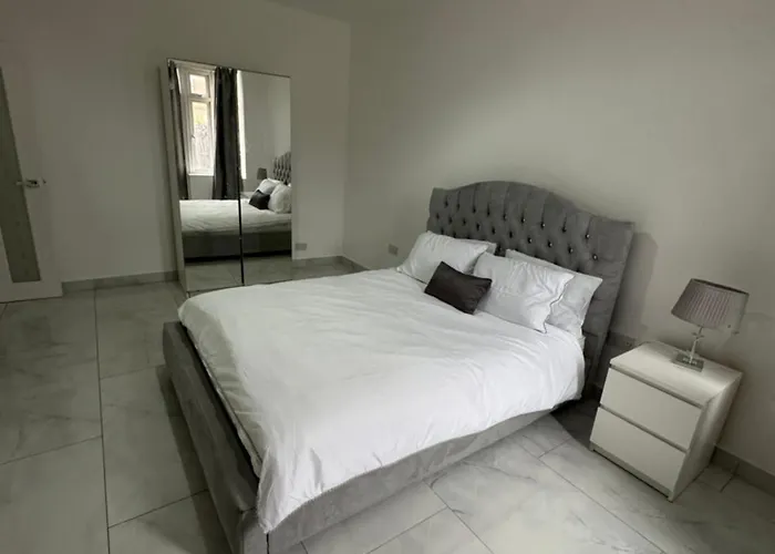Elegant Estates Humble Abode Room 2
